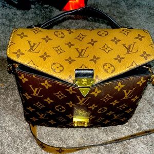 Louis Vuitton handbag 👜